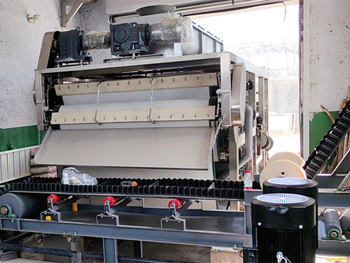 博宇環保-高壓帶式深度脫水機.jpg 博宇環保-高壓帶式深度脫水機.jpg